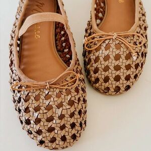 Brand new in box Matisse Eloise Woven Ballet Flats Tan Natural Size 9 Leather